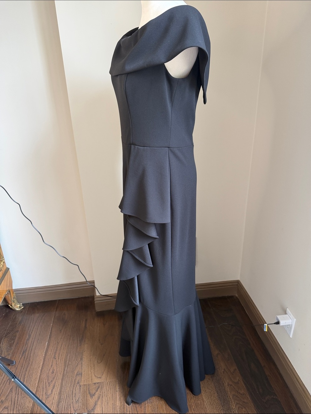 BETSY ADAM Off Shoulder Black Cascading Ruffled Mermaid Gown Size 12 - Picture 5 of 14